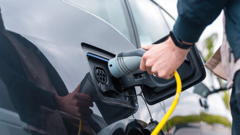 Ile prądu pobiera ładowanie samochodu elektrycznego?